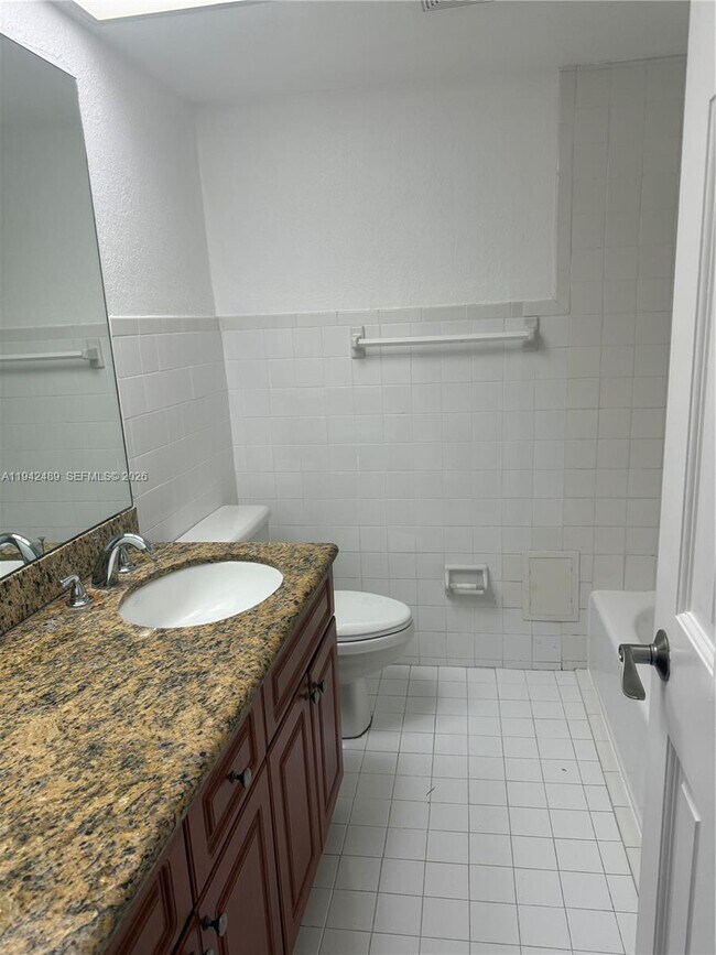 Building Photo - 6703 N Kendall Dr