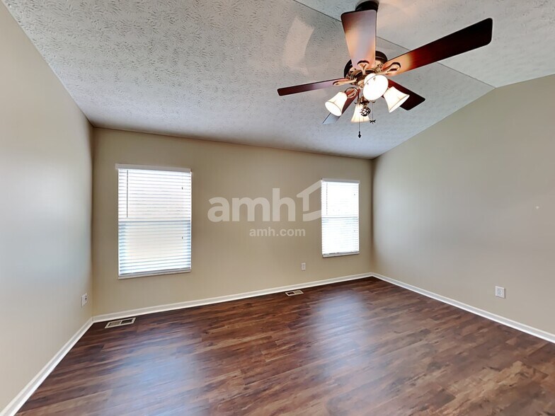 Building Photo - 9255 Ruston Ln