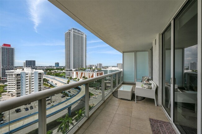 Building Photo - 1800 S Ocean Dr