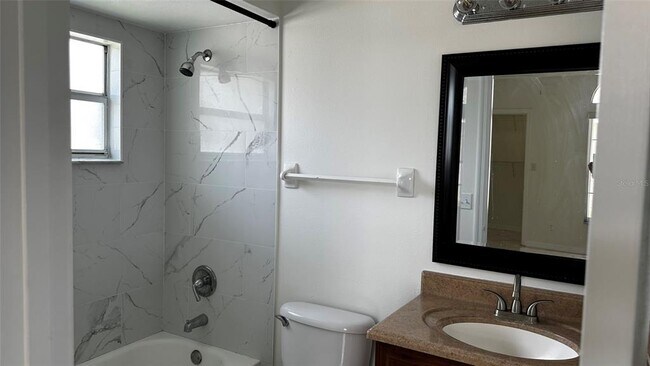 Building Photo - 2415 Harbor Town Dr
