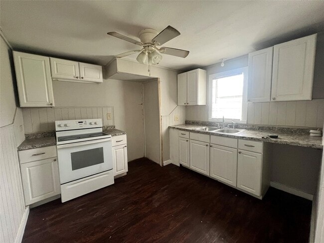 Building Photo - 312 S Pumphrey St