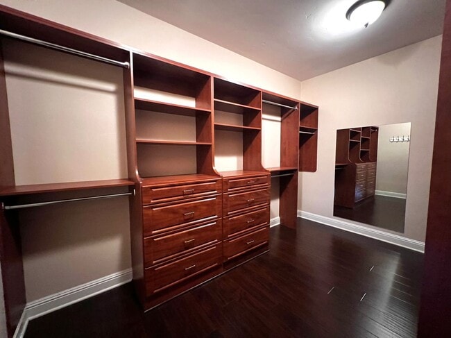 Building Photo - Hidden Gem at the End of the Cul-de-Sac!