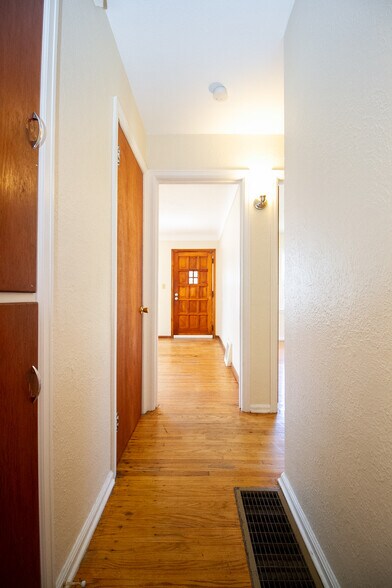 Building Photo - 1823 Marlow Rd