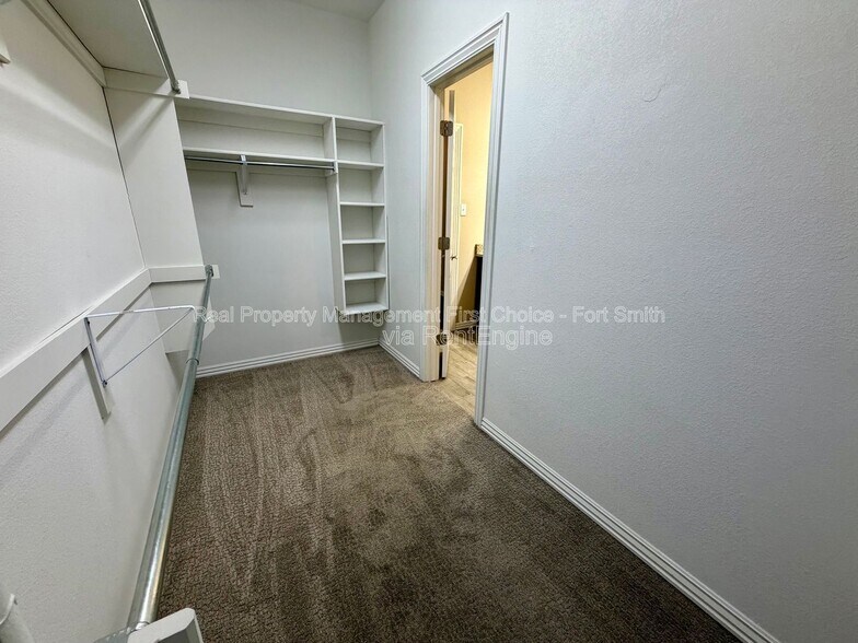 Building Photo - 6609 Leightyn Ln