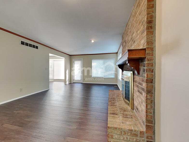 Building Photo - 3367 Woodlyn Hills Dr