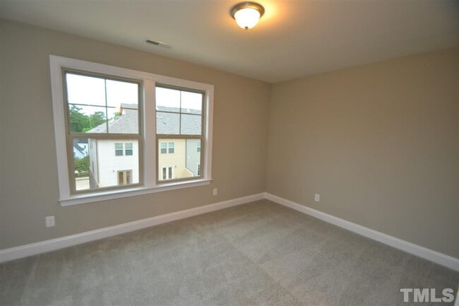 Building Photo - 1440 Providence Green Ln