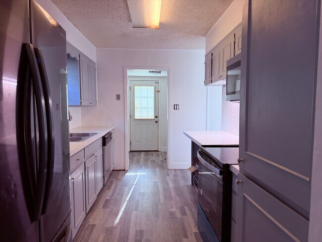 Building Photo - 4345 Cunningham Dr