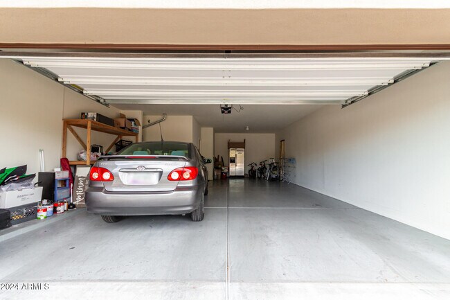 Building Photo - 15856 N 76th Ave