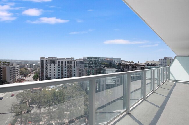 Building Photo - 400 Central Ave