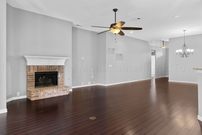 Building Photo - Stunning 1 story home in sought-after Mira...