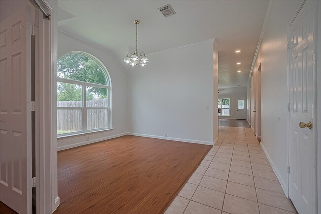 Building Photo - 11042 Sentry Ct