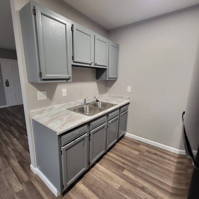 Building Photo - King Towers Apartments