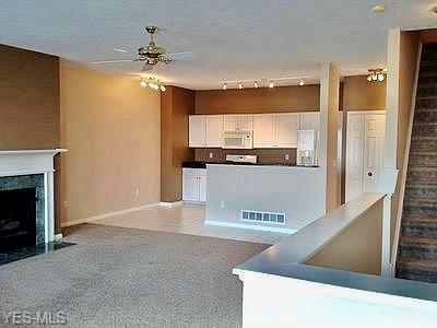 Building Photo - 256 E Marina Pkwy