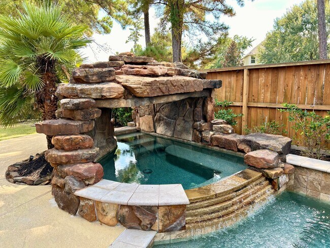Building Photo - 7511 Raes Creek Dr