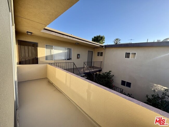 Building Photo - 11815 Mayfield Ave