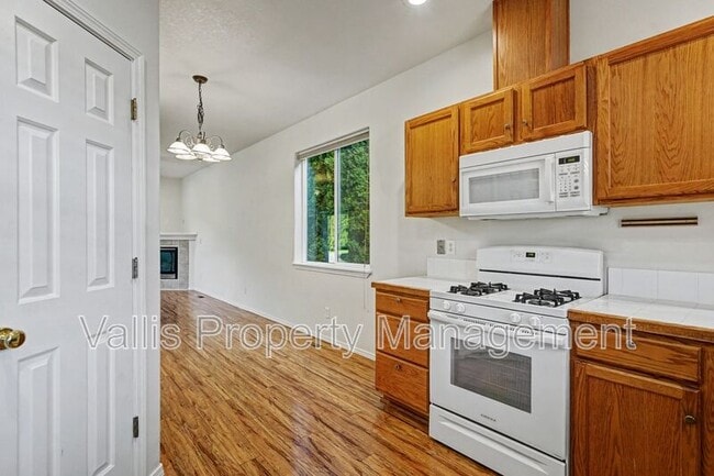 Building Photo - 4936 Evie Jean St NE