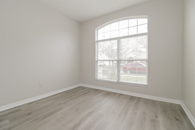 Building Photo - 131 Harwood Cir