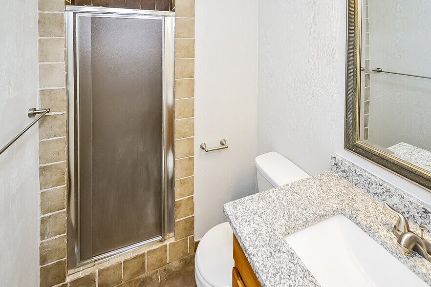 Building Photo - 9077 Neil Ave