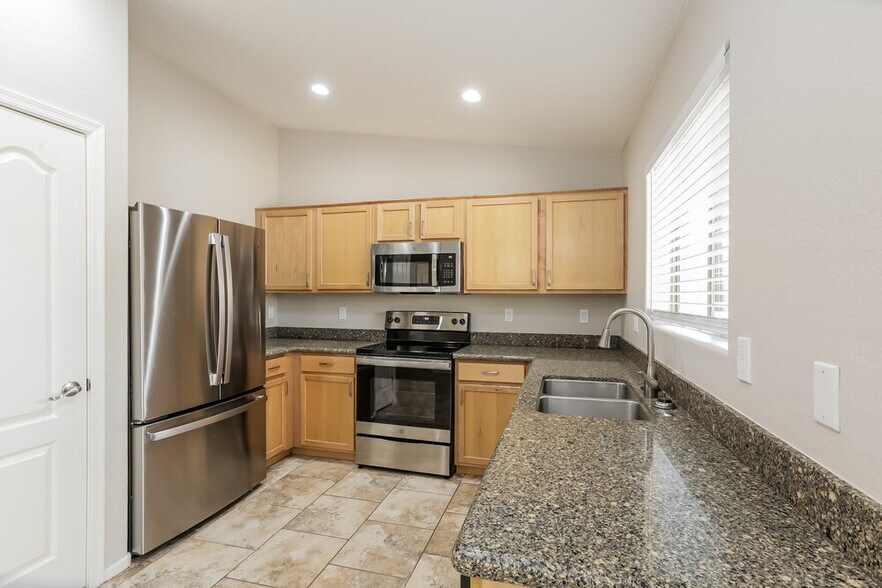 Building Photo - 2781 W Mira Dr