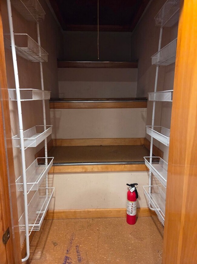 Building Photo - Well-Maintained 4BR Home – Garage + Washer/Dryer, dishwasher Included