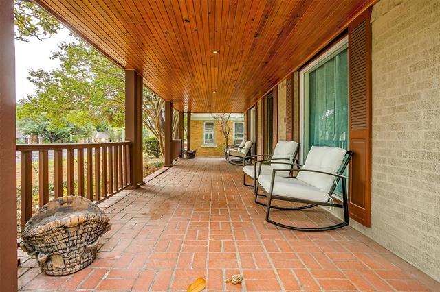 Building Photo - 1505 N Riverside Dr