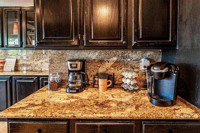 Building Photo - 3404 American Dr