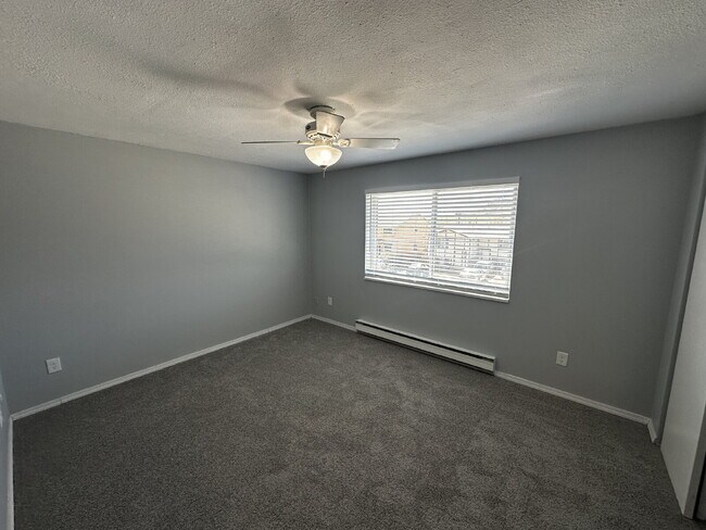 Building Photo - "Charming 2-Bed Retreat with Hardwood Floors in Golden, CO!"