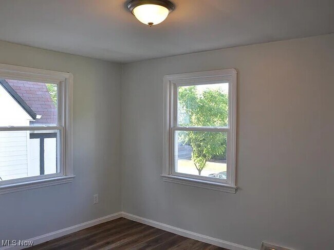 Building Photo - 4302 Silsby Rd
