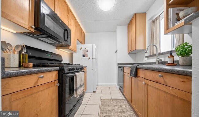 Building Photo - 60 S Van Dorn St