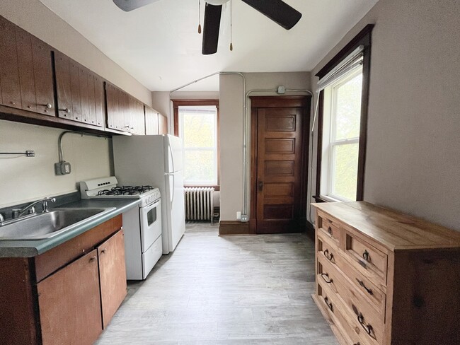 Building Photo - 216 E South St