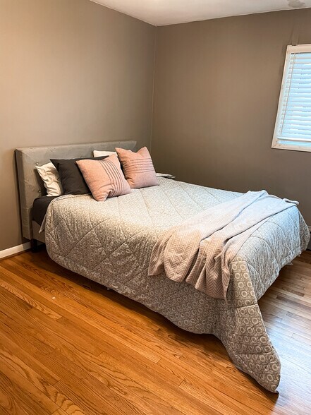 Master Bedroom - 2332 E Washington Ave