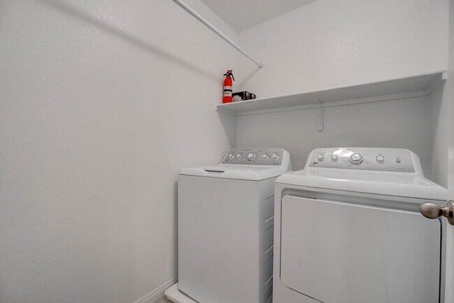 Building Photo - 111 Balsam Leaf Ct