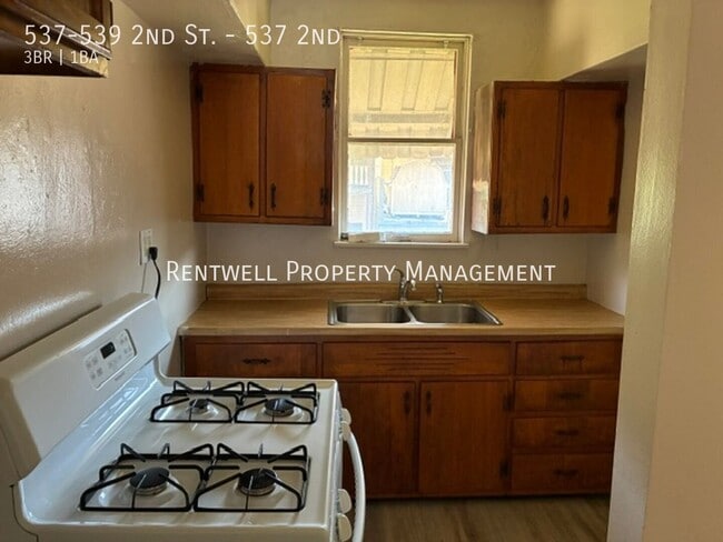 Building Photo - 537-539 2nd St.-537 2nd