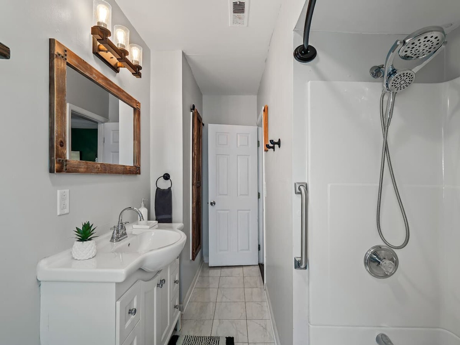 Building Photo - 122 Overlook Rd