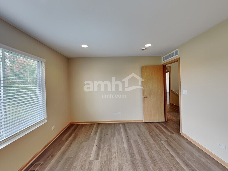 Building Photo - 818 Glen Cove Ln