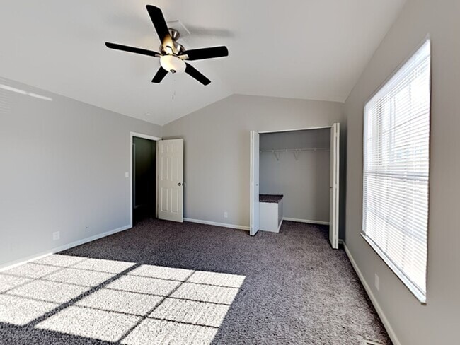 Building Photo - Two bedroom bath and half Townhome