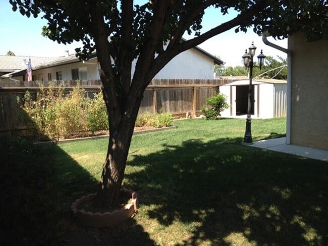 Building Photo - 9328 Lujan Dr