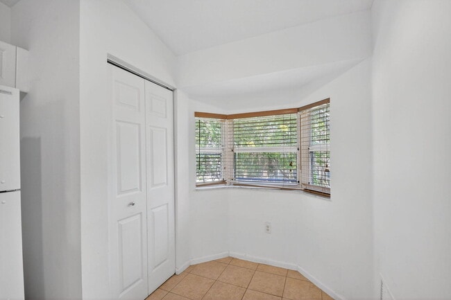 Building Photo - 3790 N Jog Rd