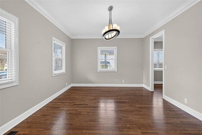 Building Photo - 110 Newfield St
