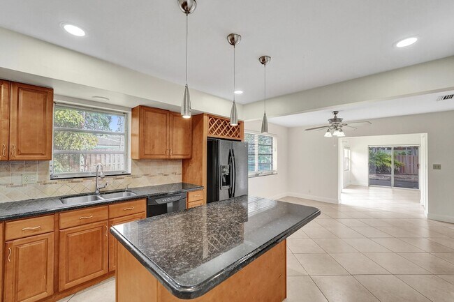 Building Photo - 4721 Sarazen Dr