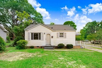Building Photo - Beautifully Remodeled-3Bd, 1 and 1/2 Ba wi...