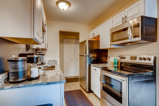 Building Photo - 816 Old Settlers Trl