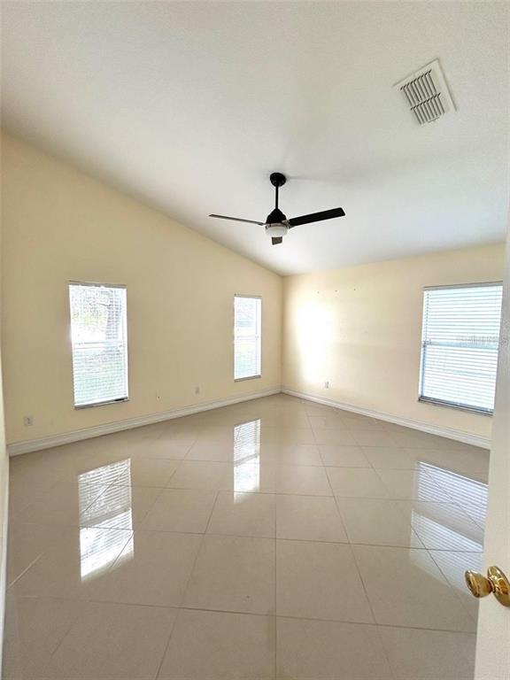 Building Photo - 2817 Maguire Dr