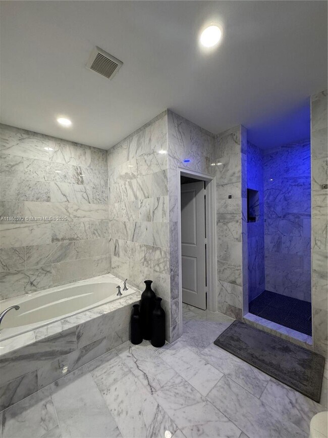 Building Photo - 2900 Hidden Harbour Ct