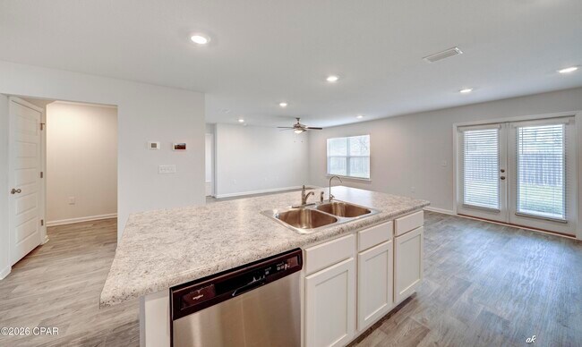 Building Photo - 4060 Silver Spur Rd