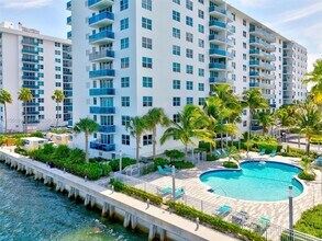 Building Photo - 7501 E Treasure Dr