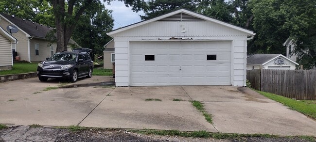 Building Photo - 924 Kearney St
