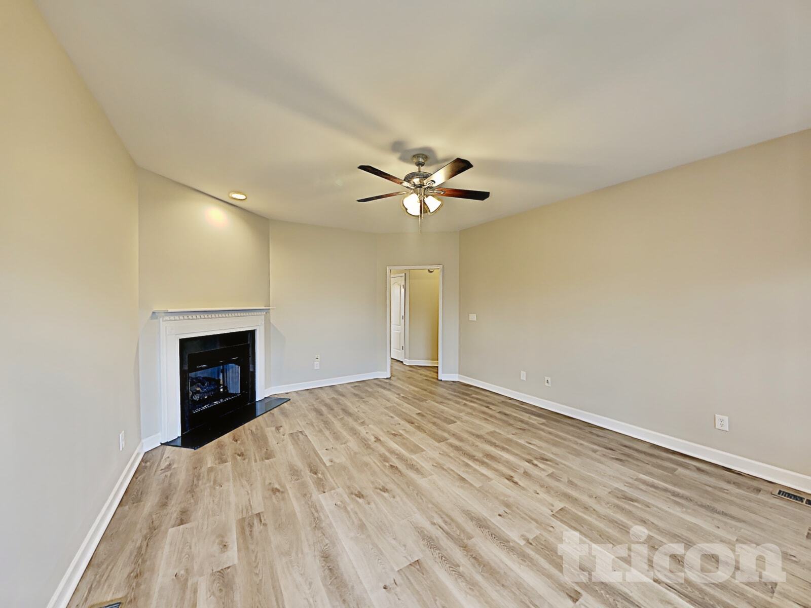 Building Photo - 1015 Golf View Way