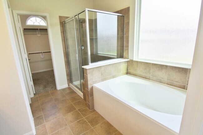 Building Photo - 30603 Gardenia Trace Dr