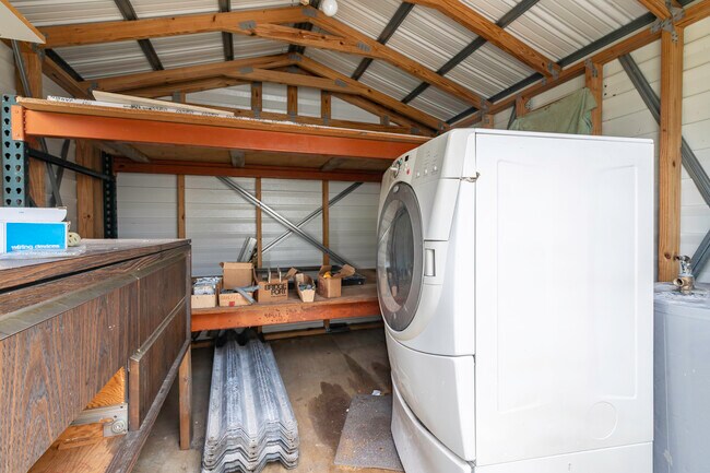 Building Photo - 1313 SW 37th Ave